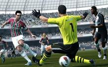 实况足球2013技巧_实况足球基本操作技巧